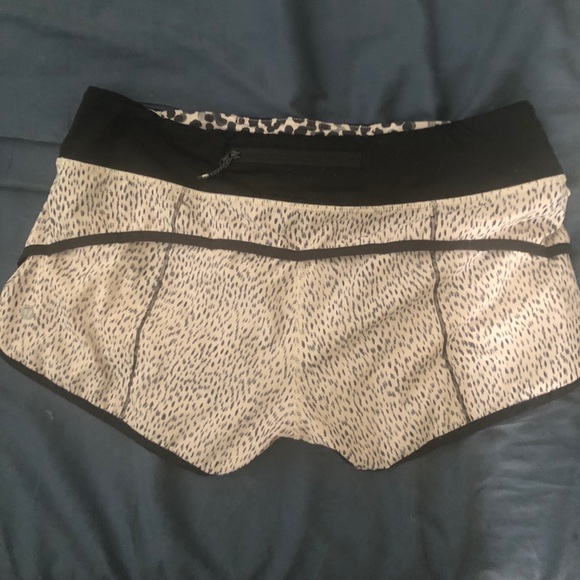 Lululemon speed shorts 8 - Picture 2 of 4